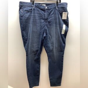 Signature Gold Size 26M Levi Strauss Totally Shaping Skinny Jeans. New